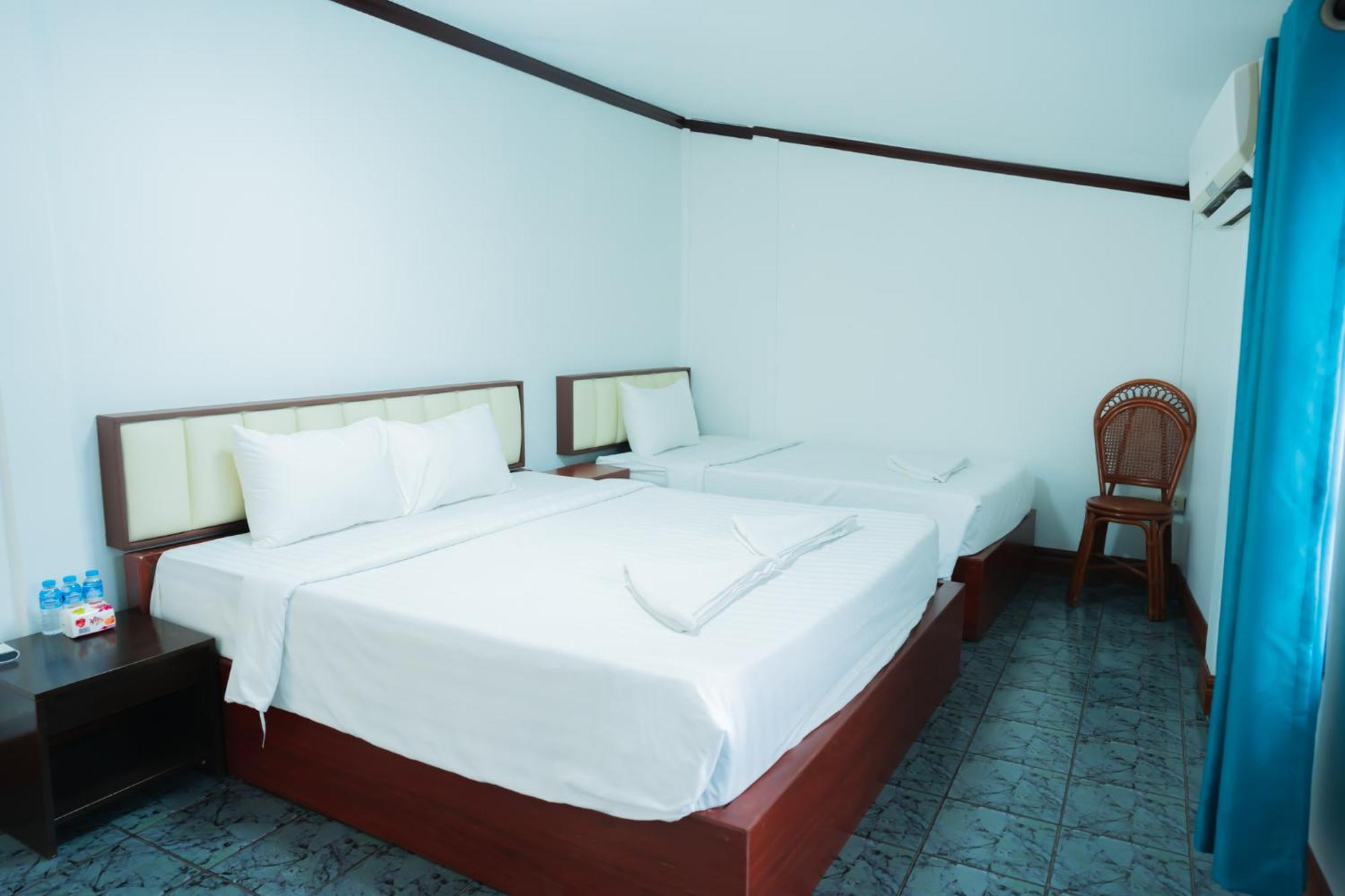 Vientiane Ruby Riverside Hotel Exteriör bild