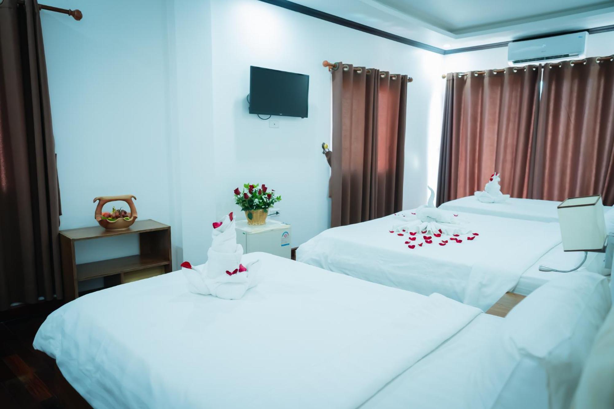 Vientiane Ruby Riverside Hotel Exteriör bild