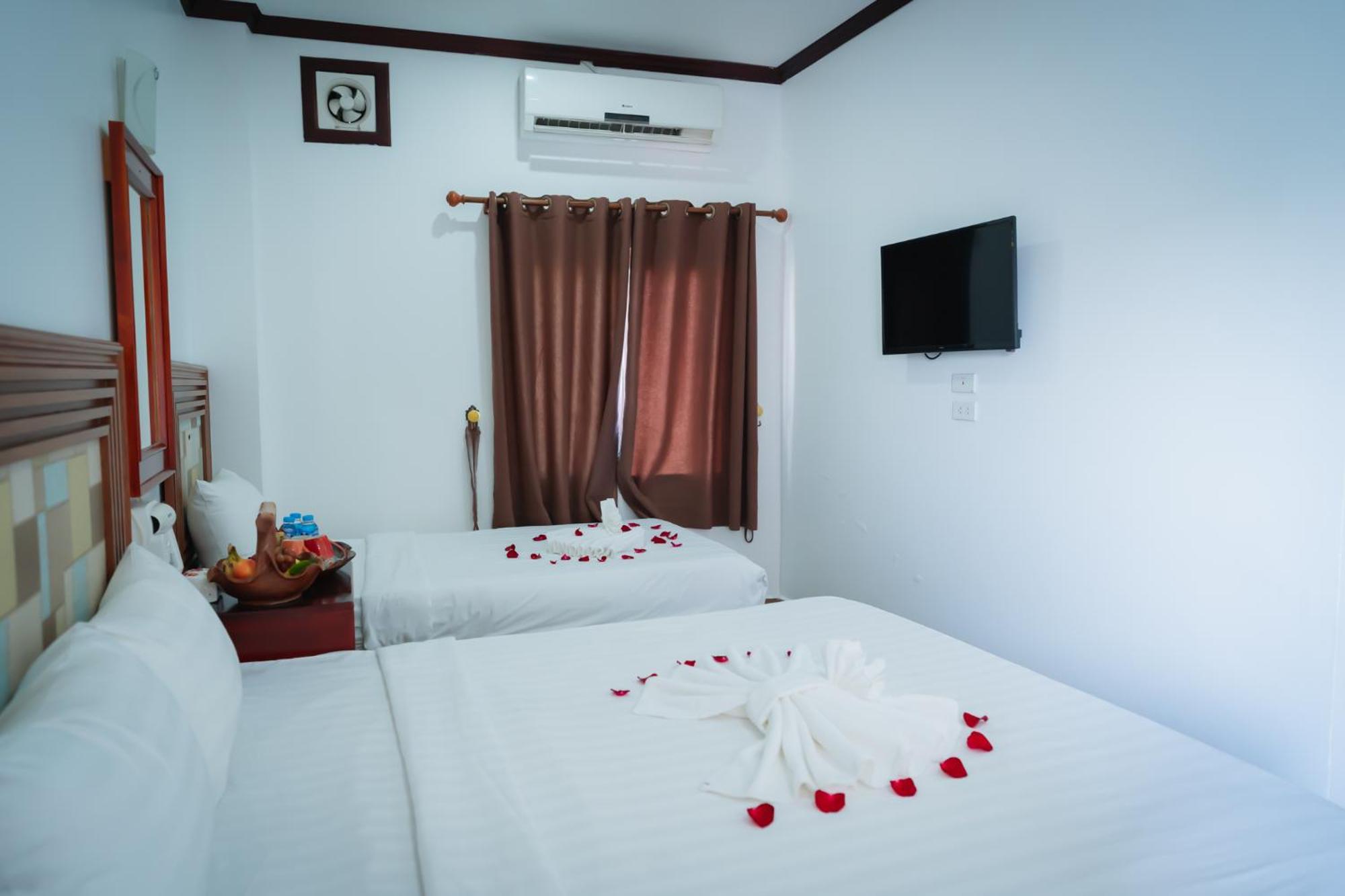 Vientiane Ruby Riverside Hotel Exteriör bild