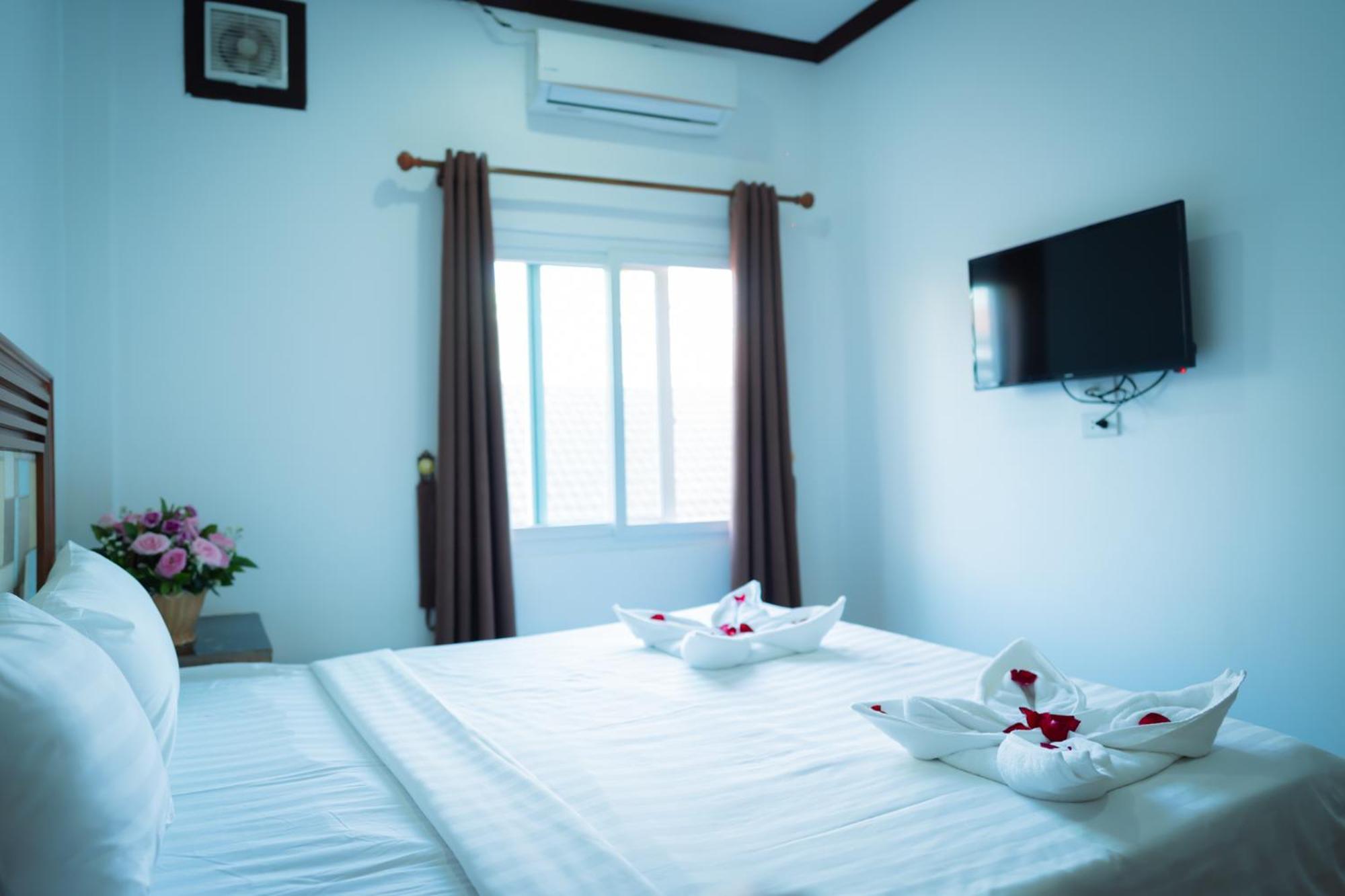Vientiane Ruby Riverside Hotel Exteriör bild