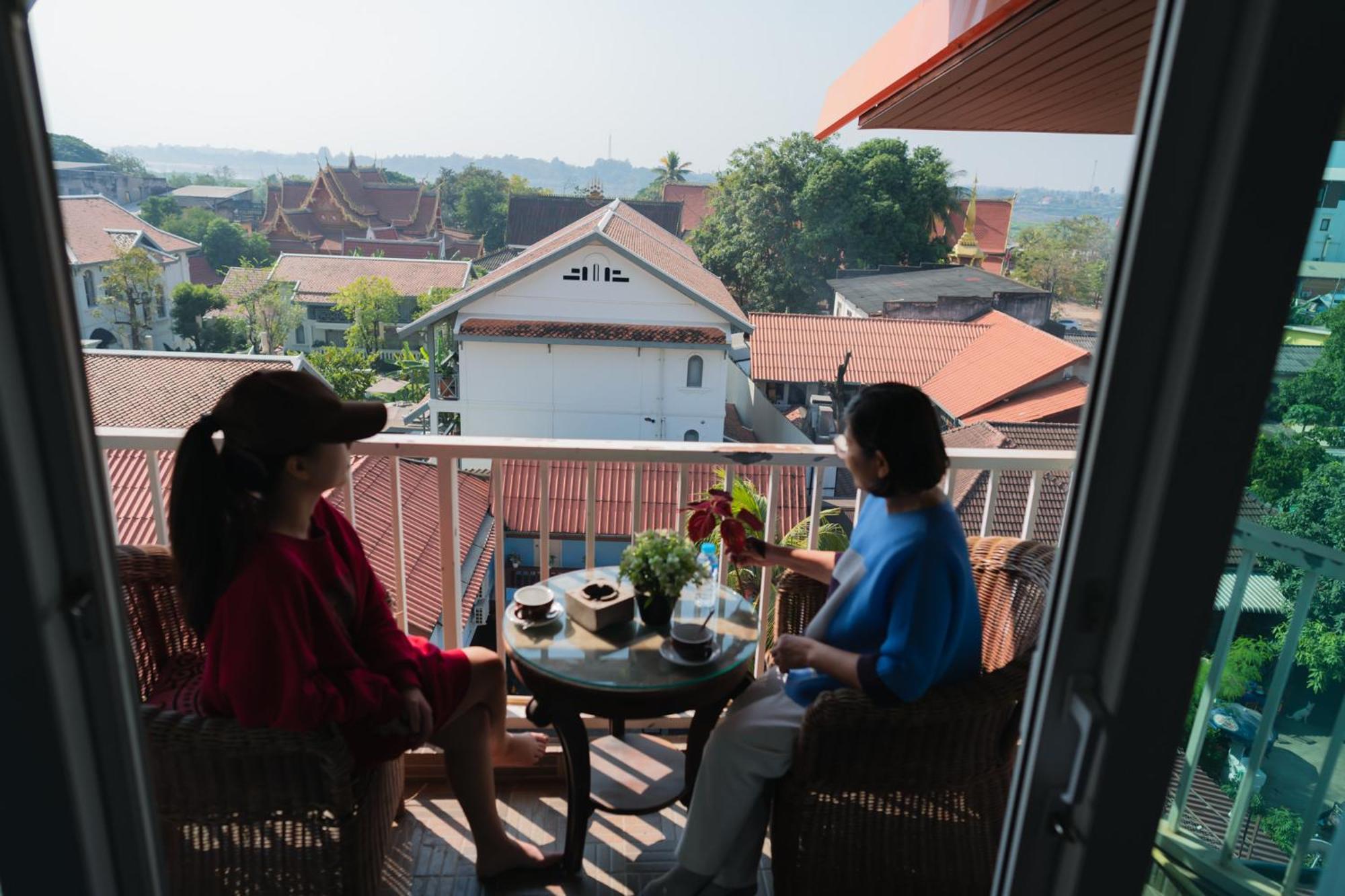 Vientiane Ruby Riverside Hotel Exteriör bild